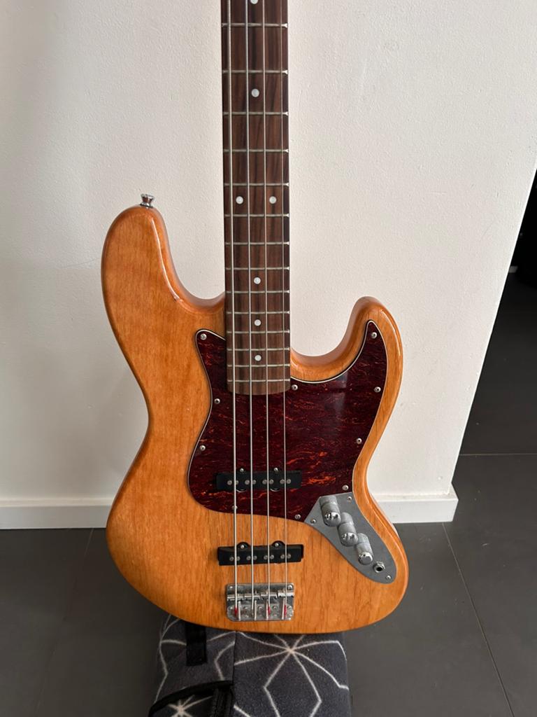 Guitare basse Stagg, Enlèvement, Utilisé, Électrique