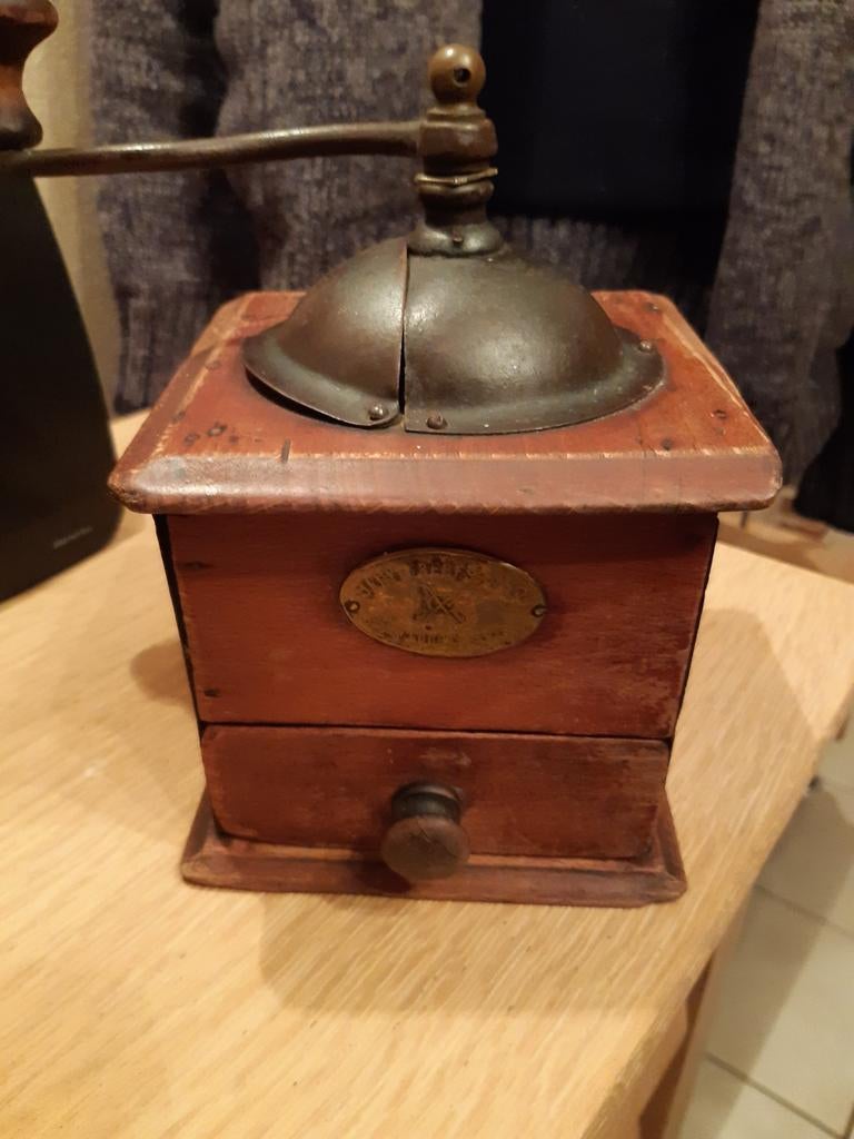 Ancien moulin à café, Enlèvement ou Envoi