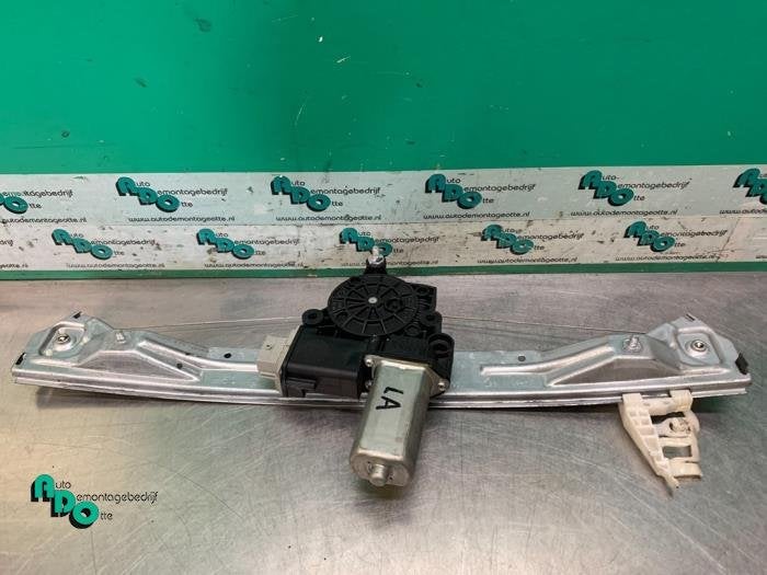 Mécanique vitre 4portes arrière gauche d'un Fiat Bravo, -, 3 mois de garantie, Utilisé, Fiat