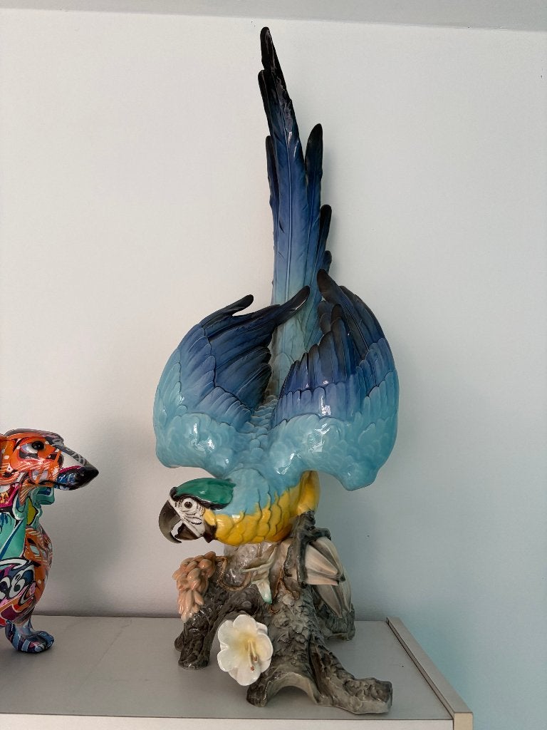 Porseleinen beeld Ara, Antiek en Kunst, Kunst | Beelden en Houtsnijwerken, Ophalen, Overige materialen, Beeld, Vogel