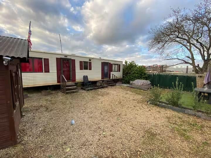 Caravane au calme en pleine nature dès 27€/nuit, Internet, Lac ou rivière, Campagne