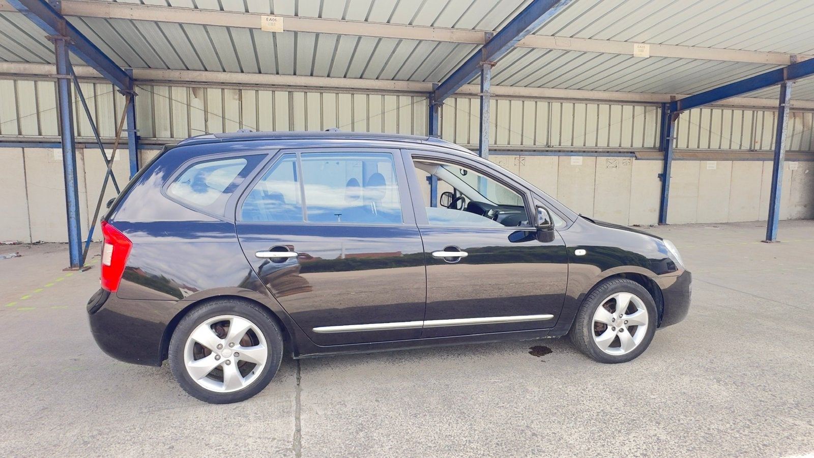 Kia carnes 2l CRDi diesel*2008*7P*156.000km*CT feuille rose, Autos, 100 kW, Entreprise, 7 places, Boîte manuelle