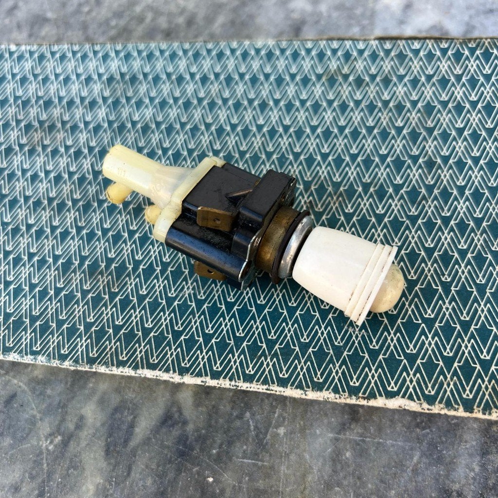 VW ruitenwasserschakelaar 62-65 Kever KG, Ophalen of Verzenden, Gebruikt