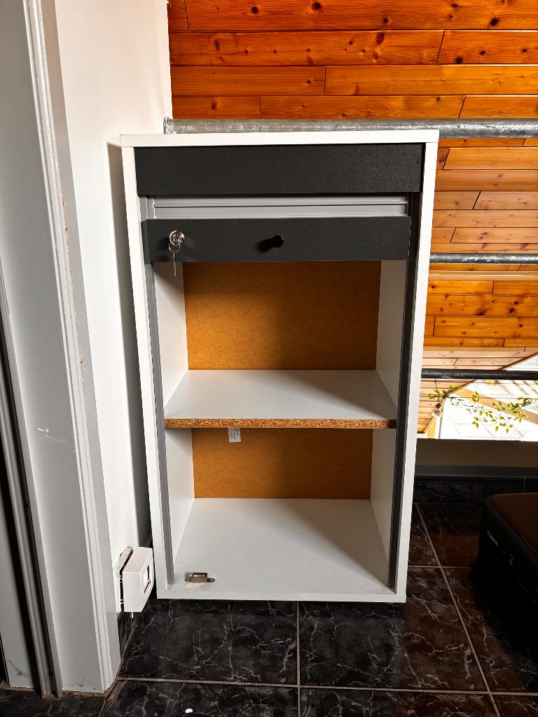 Kastje, Huis en Inrichting, Ophalen, Zo goed als nieuw