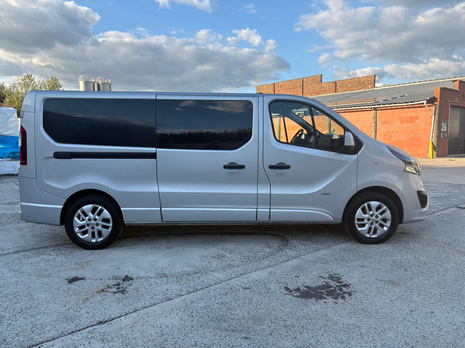 Opel Vivaro XL Dubbele Cabine Garantie!!!, Auto's, Voorwielaandrijving, Euro 5, Stof, 4 cilinders