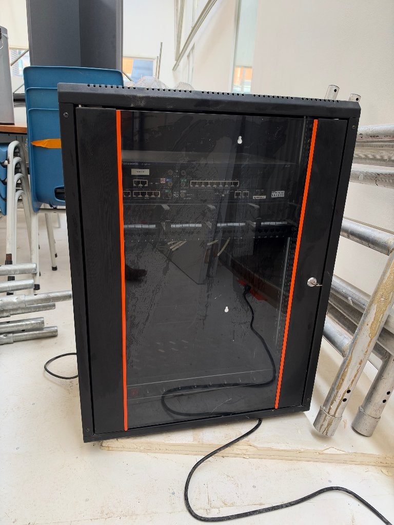 Serverkast/patchkast 82 x 18 X 25, Computers en Software, Ophalen, Gebruikt