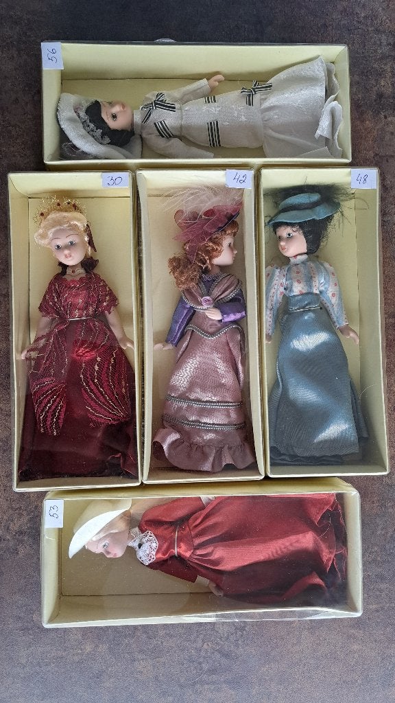 5 personages van Engelse schrijvers, Verzamelen, Ophalen of Verzenden, Nieuw, Pop