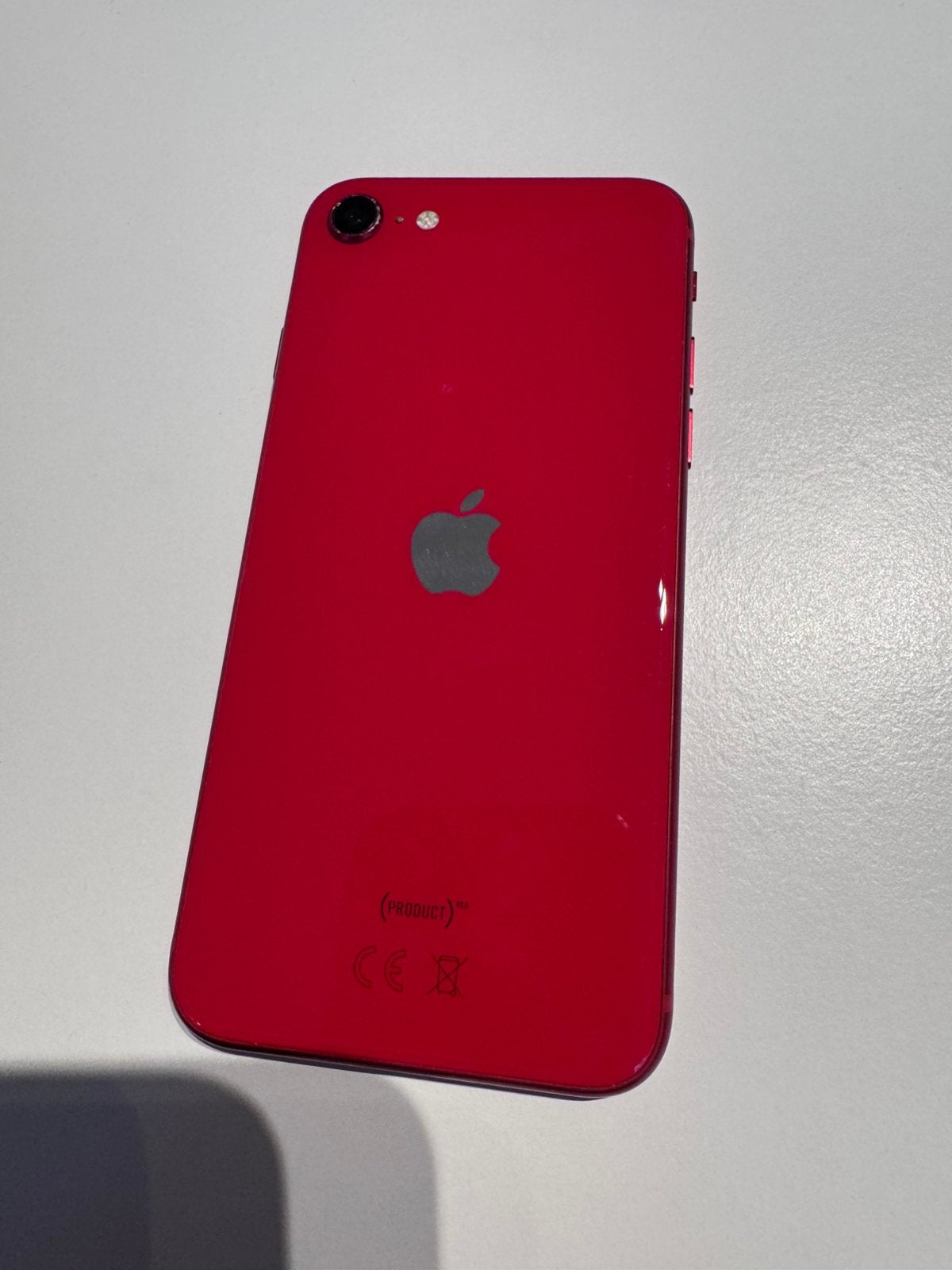 IPhone SE red 64GB 2de gen, Telecommunicatie, Ophalen, Zo goed als nieuw, 76 %, 64 GB
