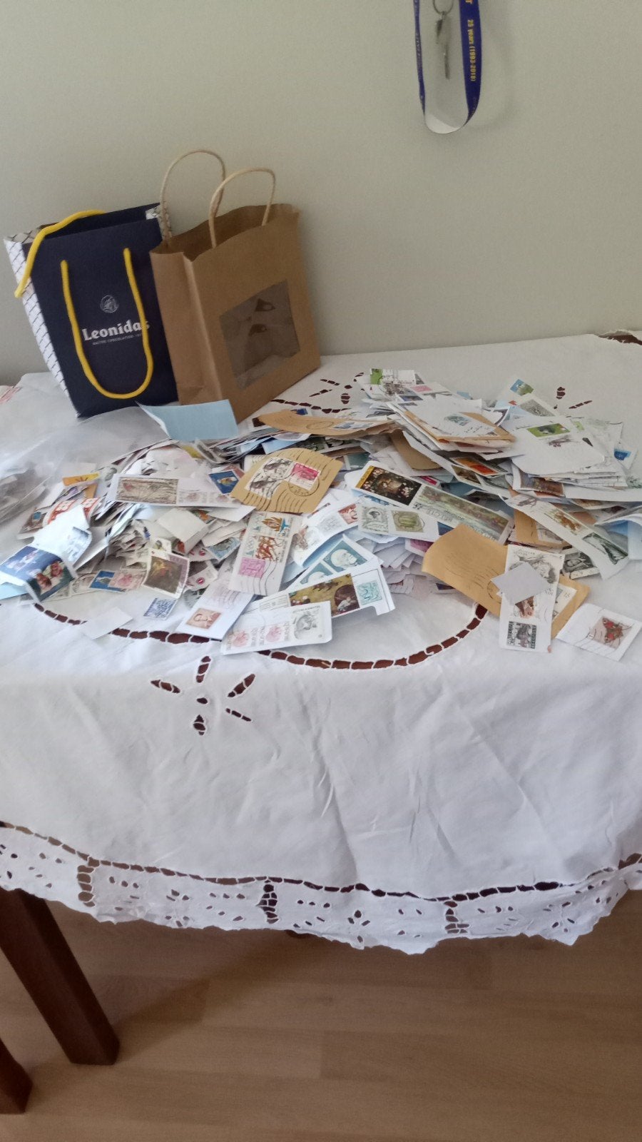 Av timbres belge et étrangers+livre sans timbres français, Oblitéré, Enlèvement ou Envoi, Sans enveloppe, Affranchi