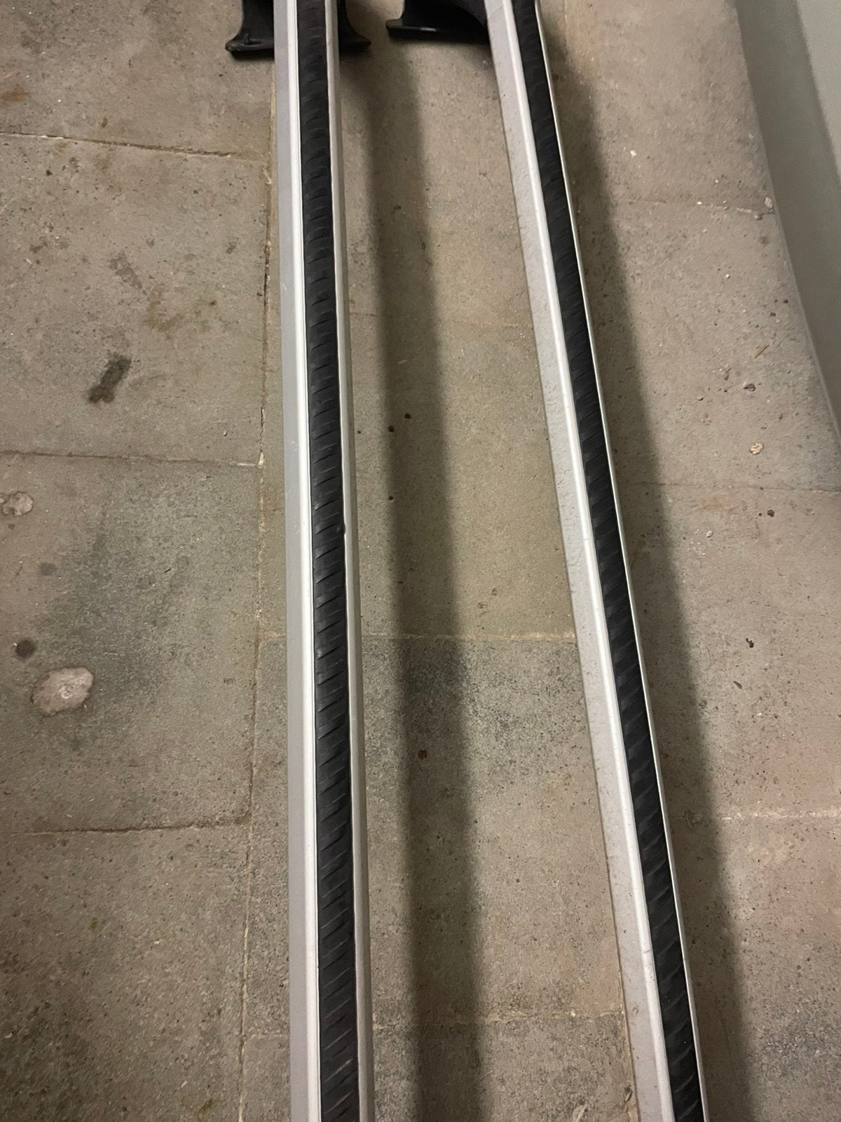 Thule dragers met klemmen past al zeker op volvo v60, Ophalen, Zo goed als nieuw