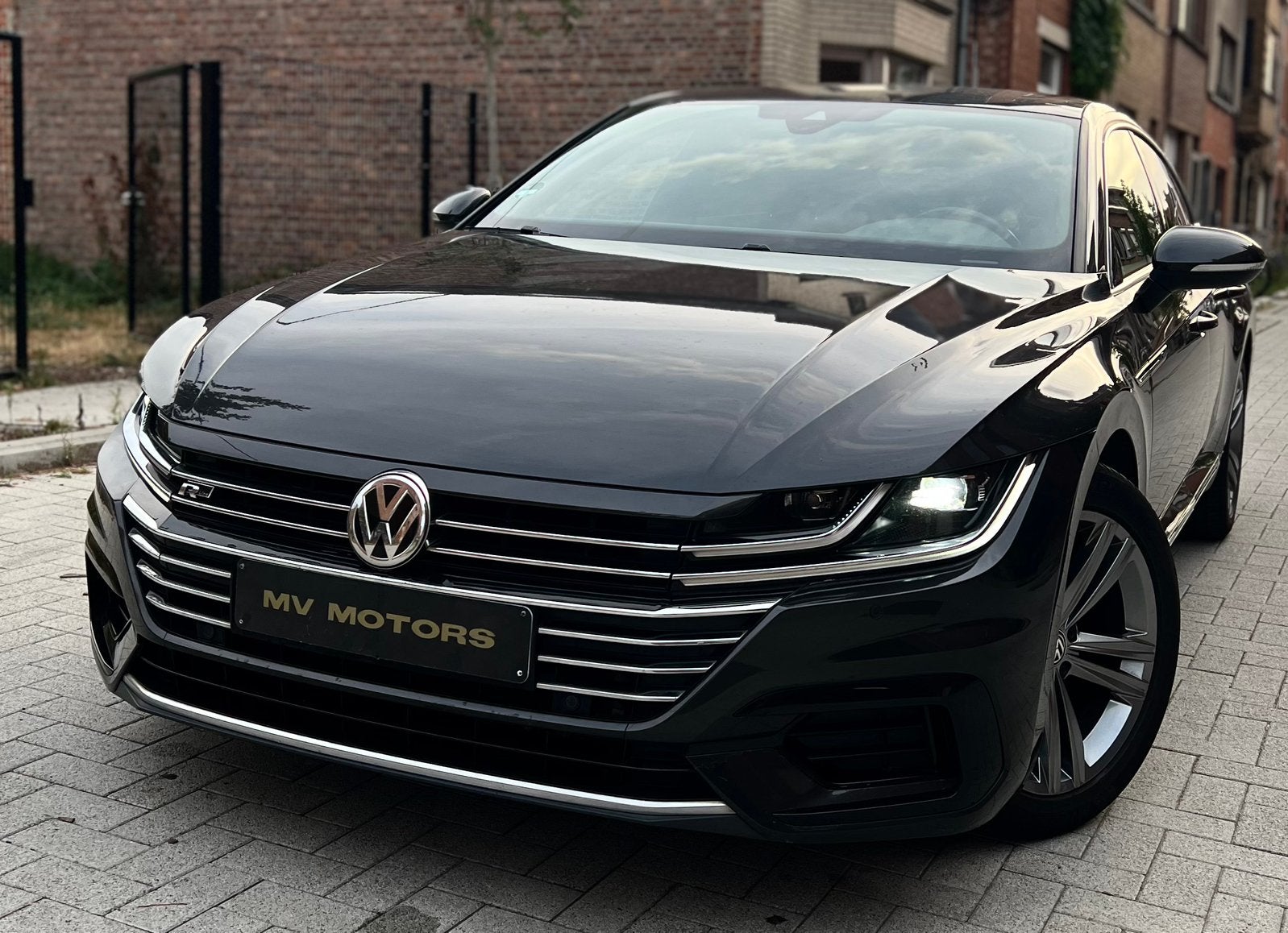 VW Arteon Hatchback Série R, 2.0 TDI Diesel 150 CV, Cuir et Alcantara, Euro 6, Entreprise, Phares entièrement LED