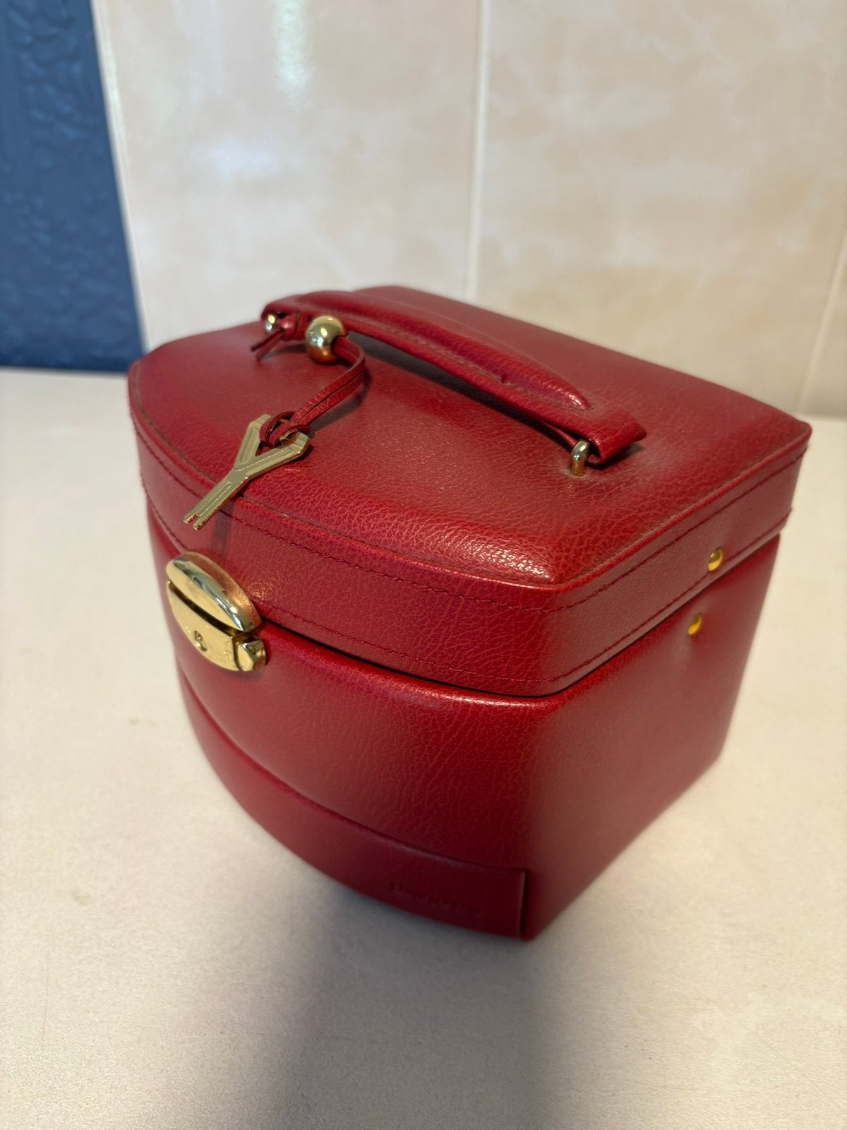 Coffret à bijoux neuf Davidt’s rouge, Bijoux, Sacs & Beauté, Accessoires Autre, Enlèvement ou Envoi, Neuf