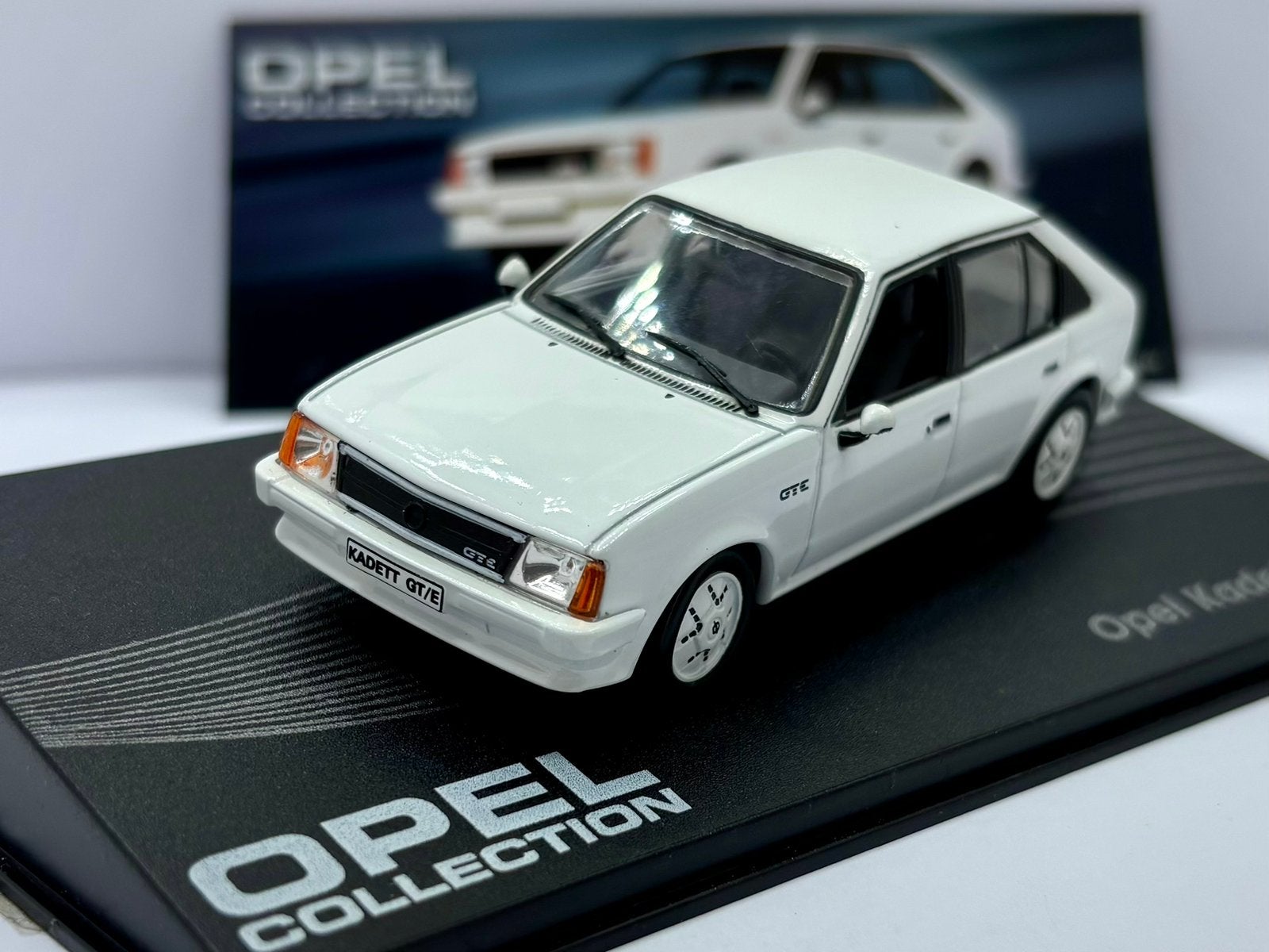 1:43 opel kadett D GT/E  ( 1983-1984 ), Enlèvement ou Envoi, Comme neuf