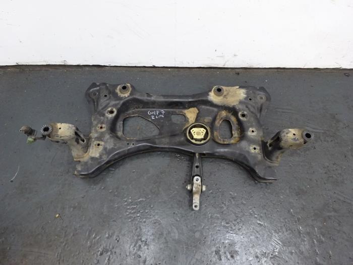 Subframe van een Volkswagen Golf, Auto-onderdelen, Gebruikt, -, Volkswagen, -