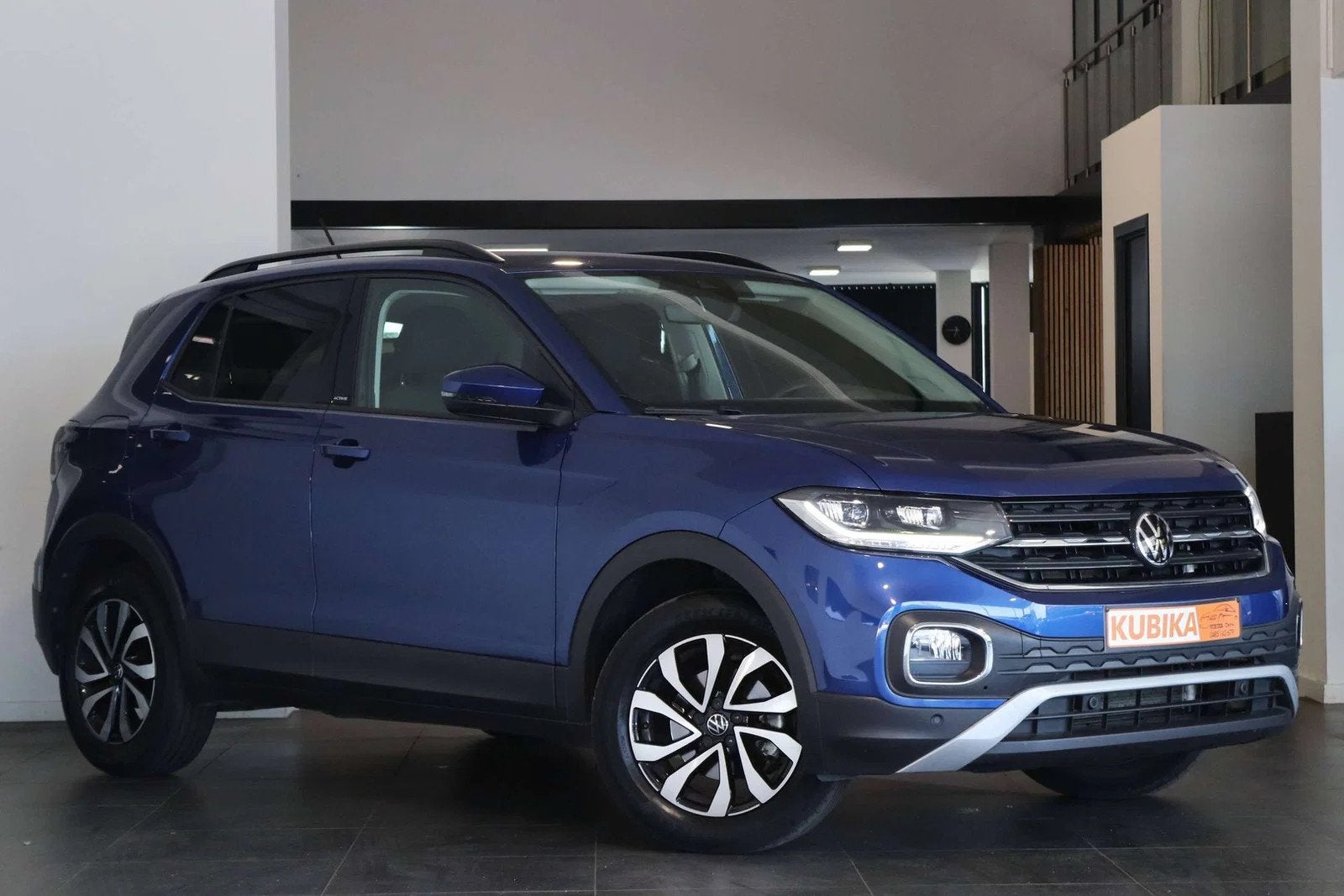 Volkswagen T-Cross T-Cross 1.0 TSI Active Carplay Camera ACC, Auto's, Automaat, Gebruikt, Zwart, 4 cilinders