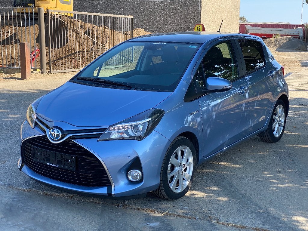 Toyota Yaris Hybrid 1.5i VVT-i Lounge E-CVT, Autos, Toyota, Achat, Euro 6, Entreprise, Entretenue par le concessionnaire