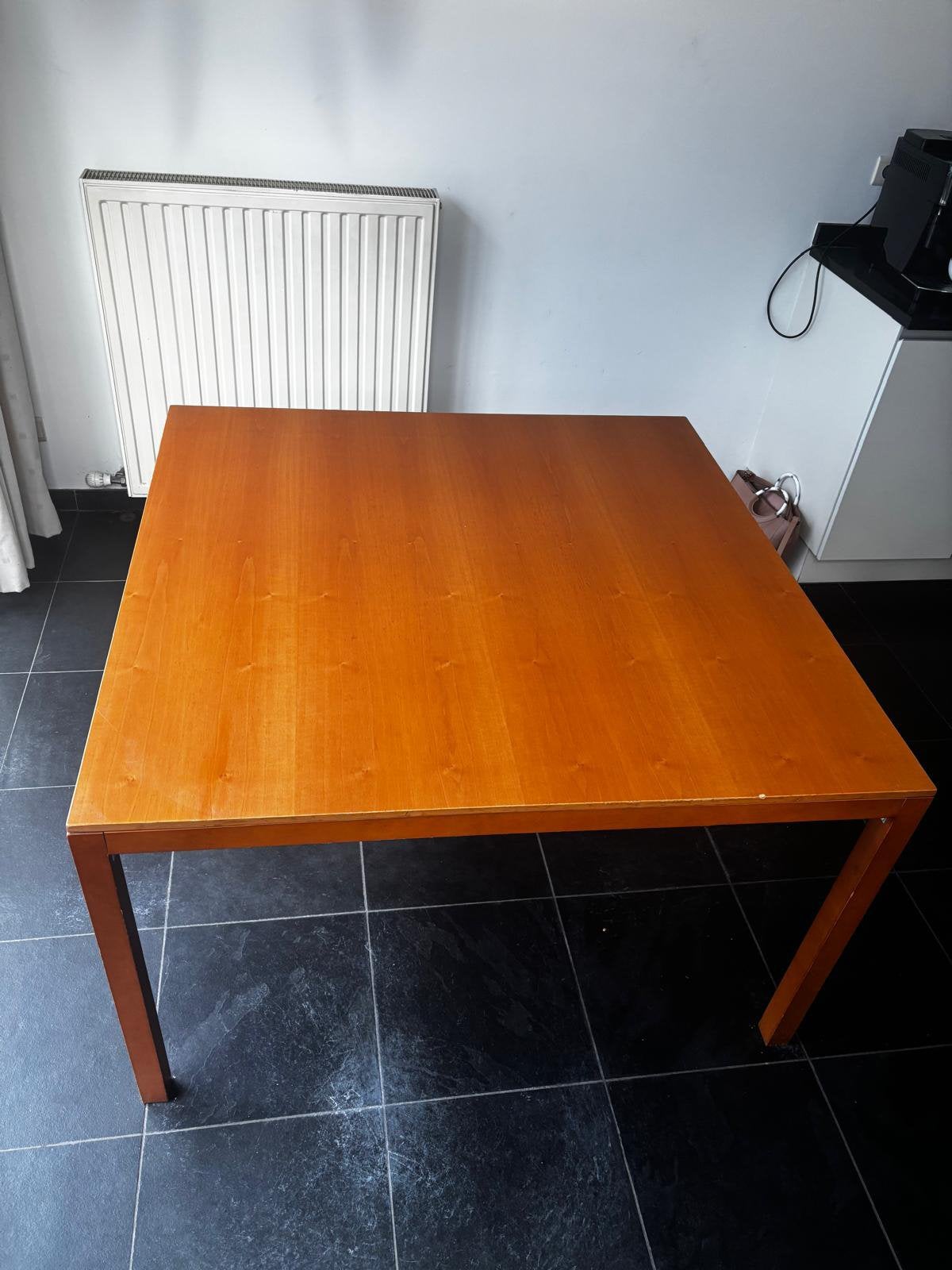 Eettafel gratis af te halen, 100 à 150 cm, Quatre personnes, Cerisier, Carré