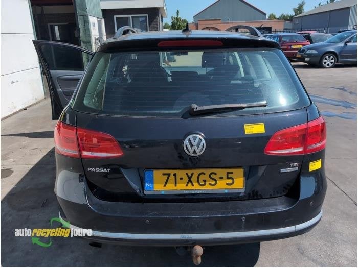Hayon d'un Volkswagen Passat (LC9X), -, Volkswagen, -, Utilisé