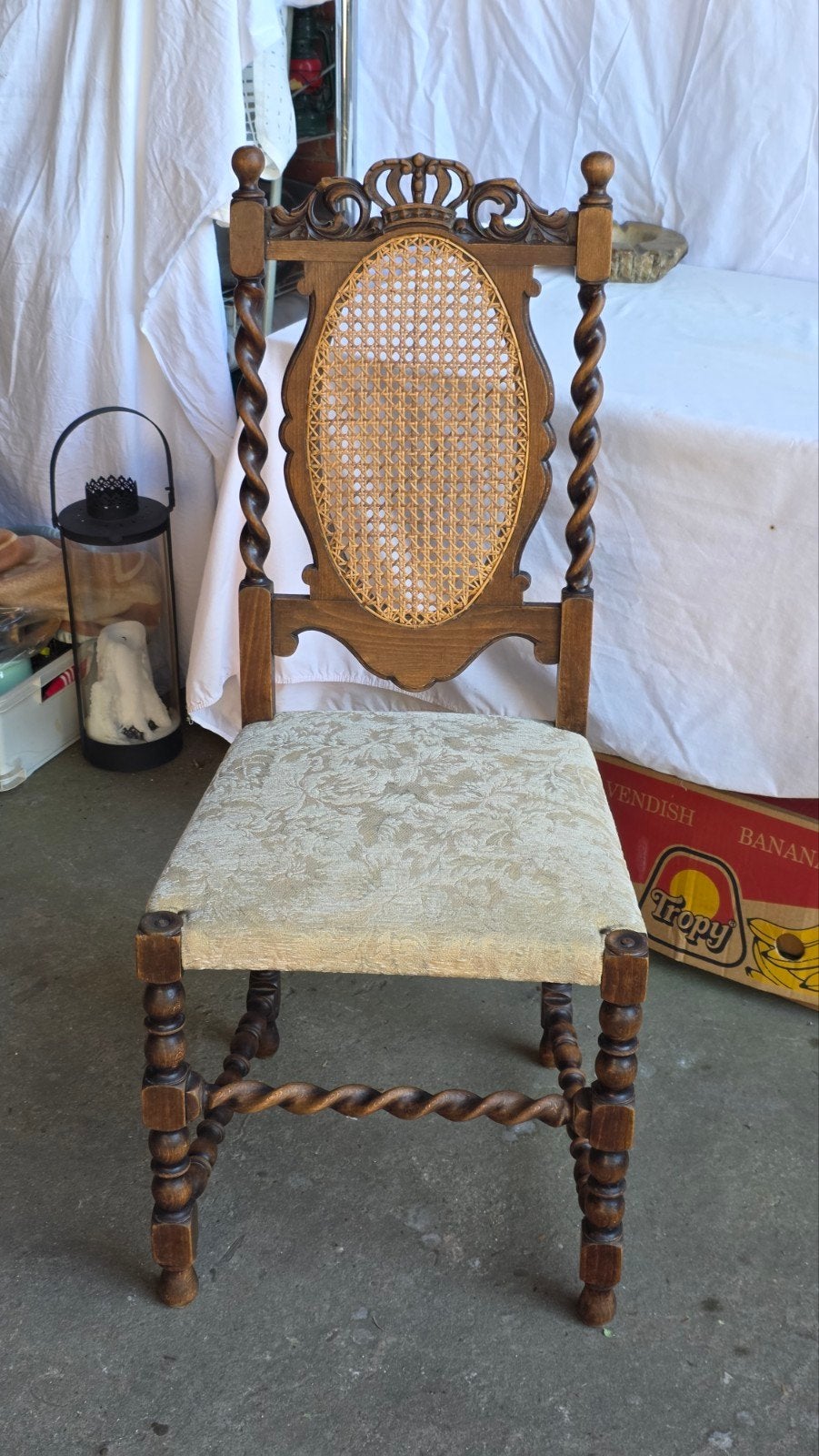 chaise Mechelen antique, Enlèvement
