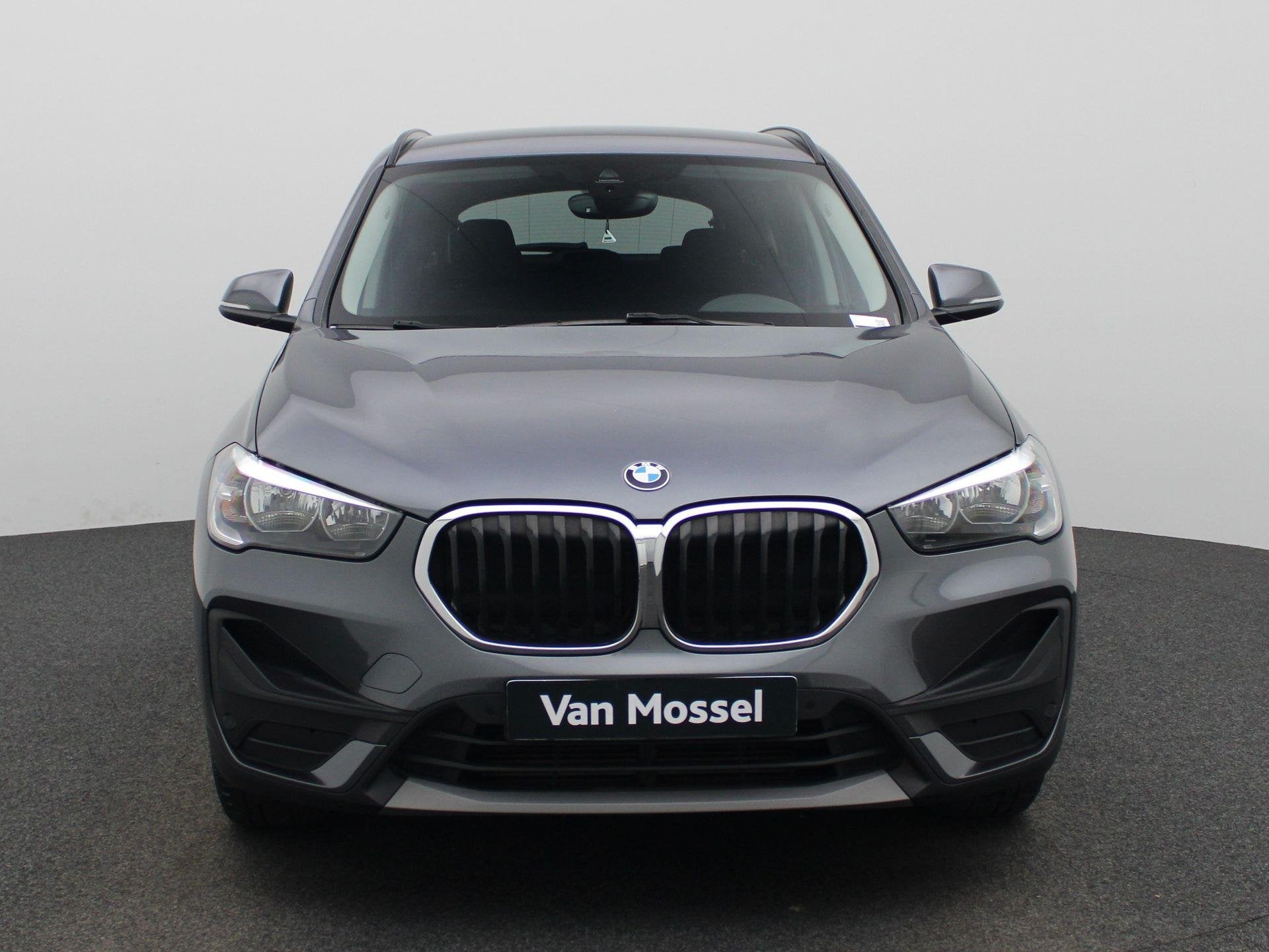 BMW X1 sDrive16dA NAVI | CAMERA | ELEKTRISCHE KOFFERKLEP, Auto's, BMW, Automatische klimaatregeling, Stof, Gebruikt, 116 pk