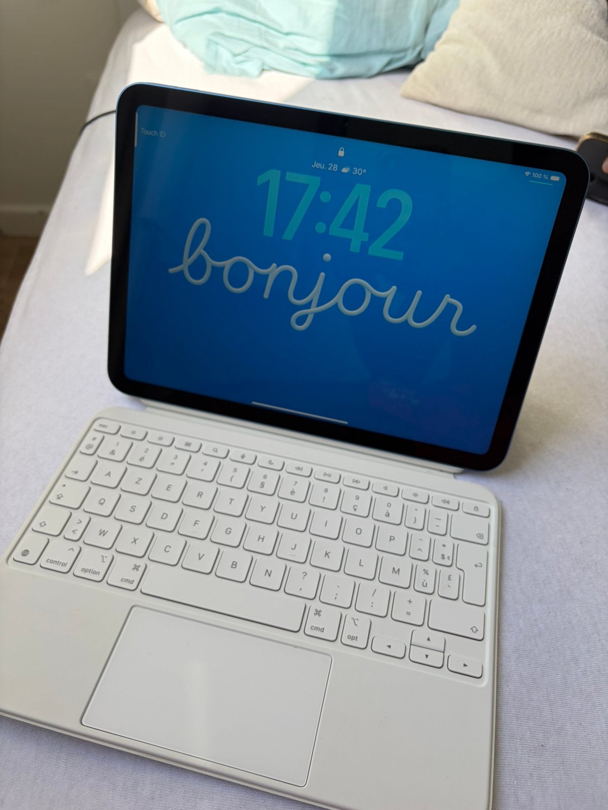 IPad 10e Génération + Clavier Apple, Enlèvement, Comme neuf, Bleu
