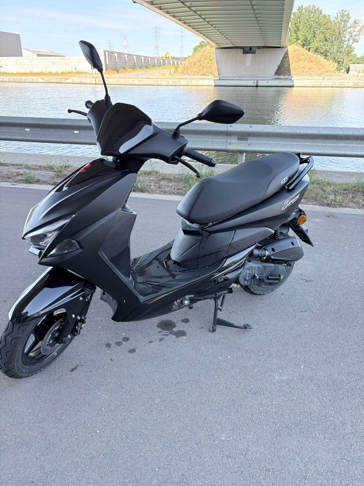 Gts sirocco 50cc A klassen, Fietsen en Brommers, Ophalen, Zo goed als nieuw
