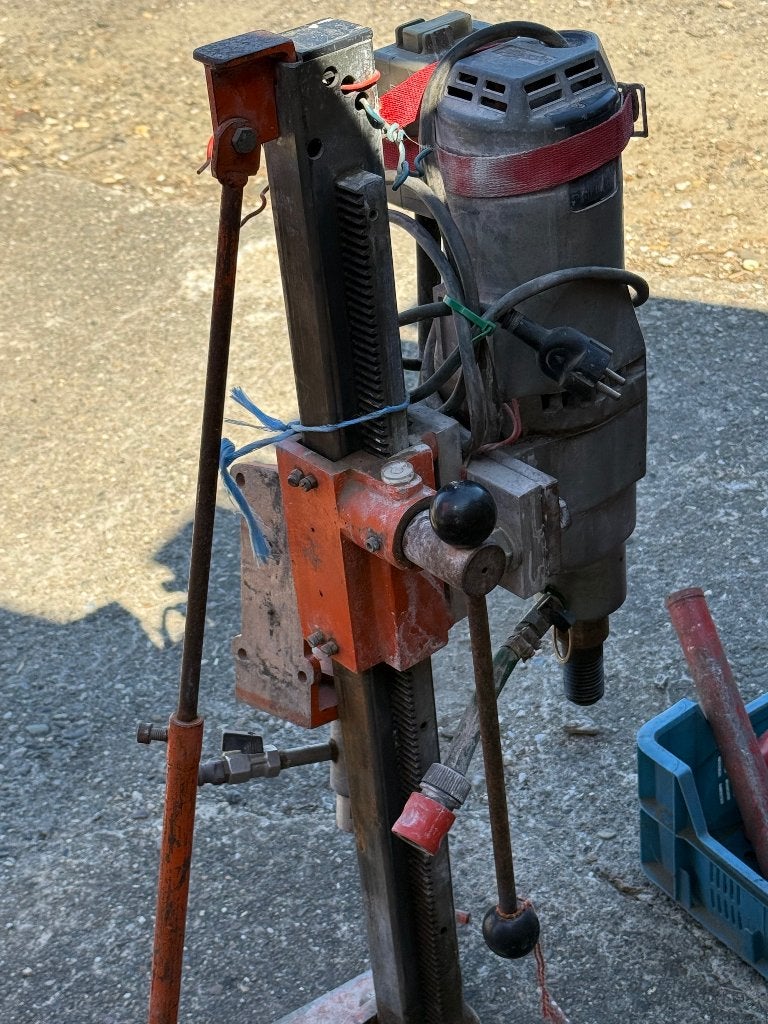 Statief en diamantboren, Ophalen, Gebruikt, 600 watt of meer, Boormachine