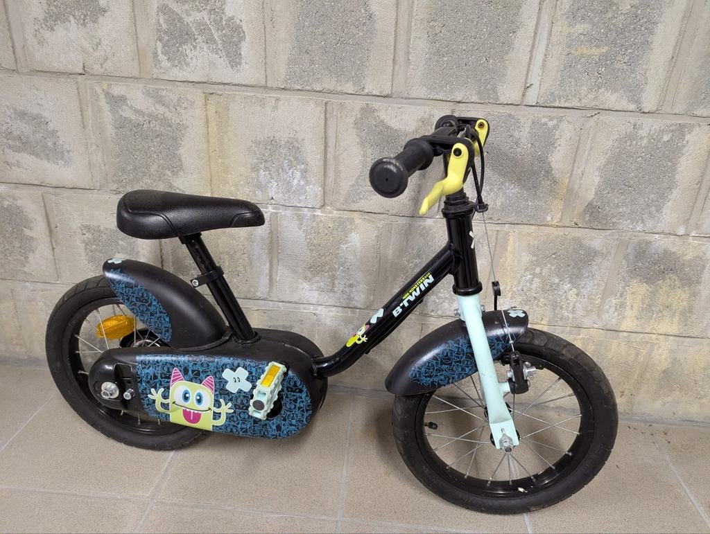 Kinderfiets monsters 14 inch btwin, Fietsen en Brommers, Ophalen, Zijwieltjes