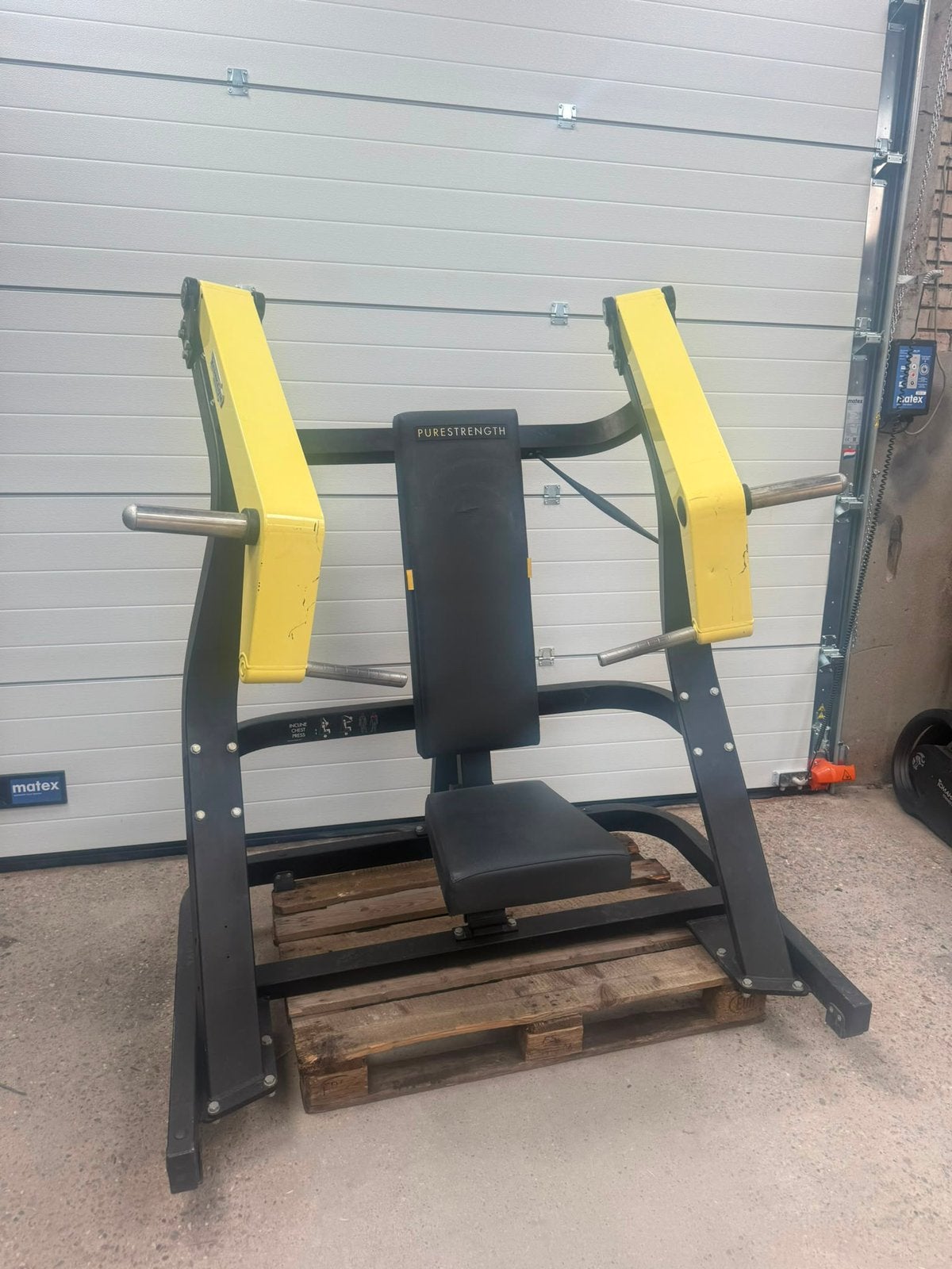 Technogym pure strength incline chestpress/ brustpresse, Enlèvement, Utilisé