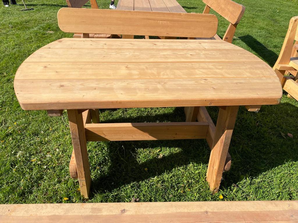 Tuintafel + banken, Ophalen, Zo goed als nieuw