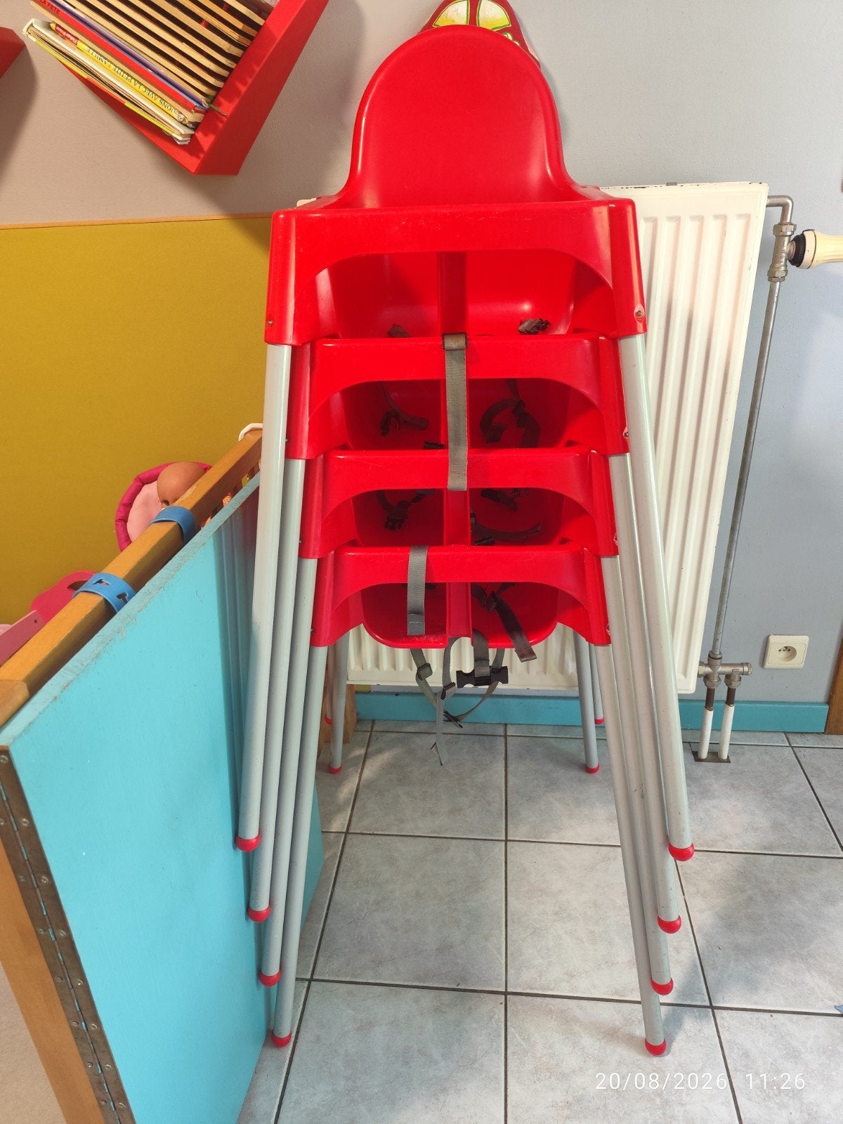 chaises hautes Ikea 5€ pièce, Enfants & Bébés, Enlèvement
