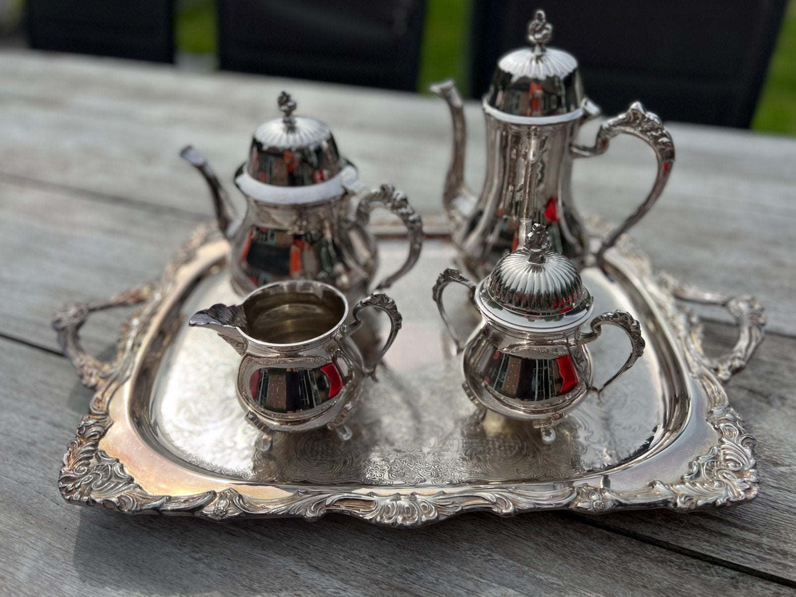 Zwaar verzilverd koffie- en theeservies met dienblad, Antiek en Kunst, Antiek | Servies compleet, Ophalen of Verzenden