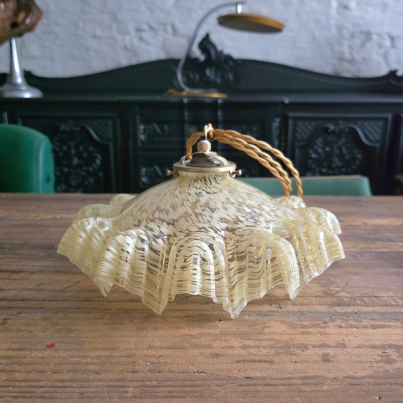 Vintage Franse mondgeblazen marmerglazen okergele hanglamp, Antiek en Kunst, Ophalen of Verzenden