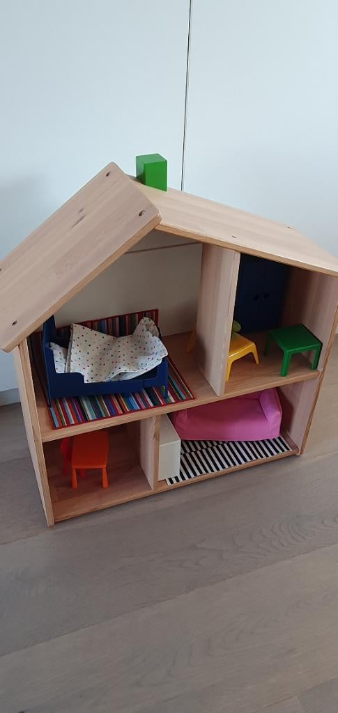Poppenhuis met meubels, Kinderen en Baby's, Speelgoed | Poppenhuizen, Ophalen, Zo goed als nieuw, Poppenhuis