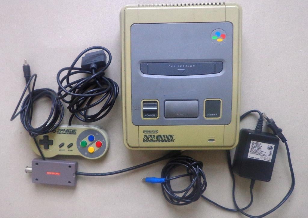Super Nintendo + originele controller + aansluitkabels, Ophalen of Verzenden, Gebruikt, Met 1 controller