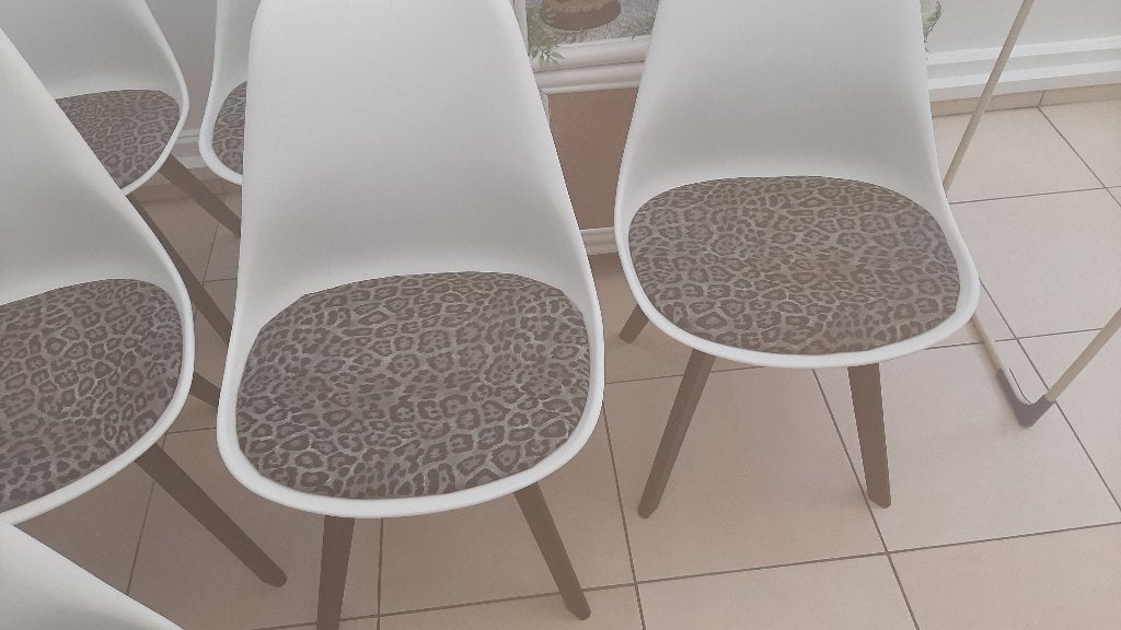 6 Nieuwe stoelen in hard pvc met lederen zitting, Ophalen, Nieuw, Wit, Overige materialen