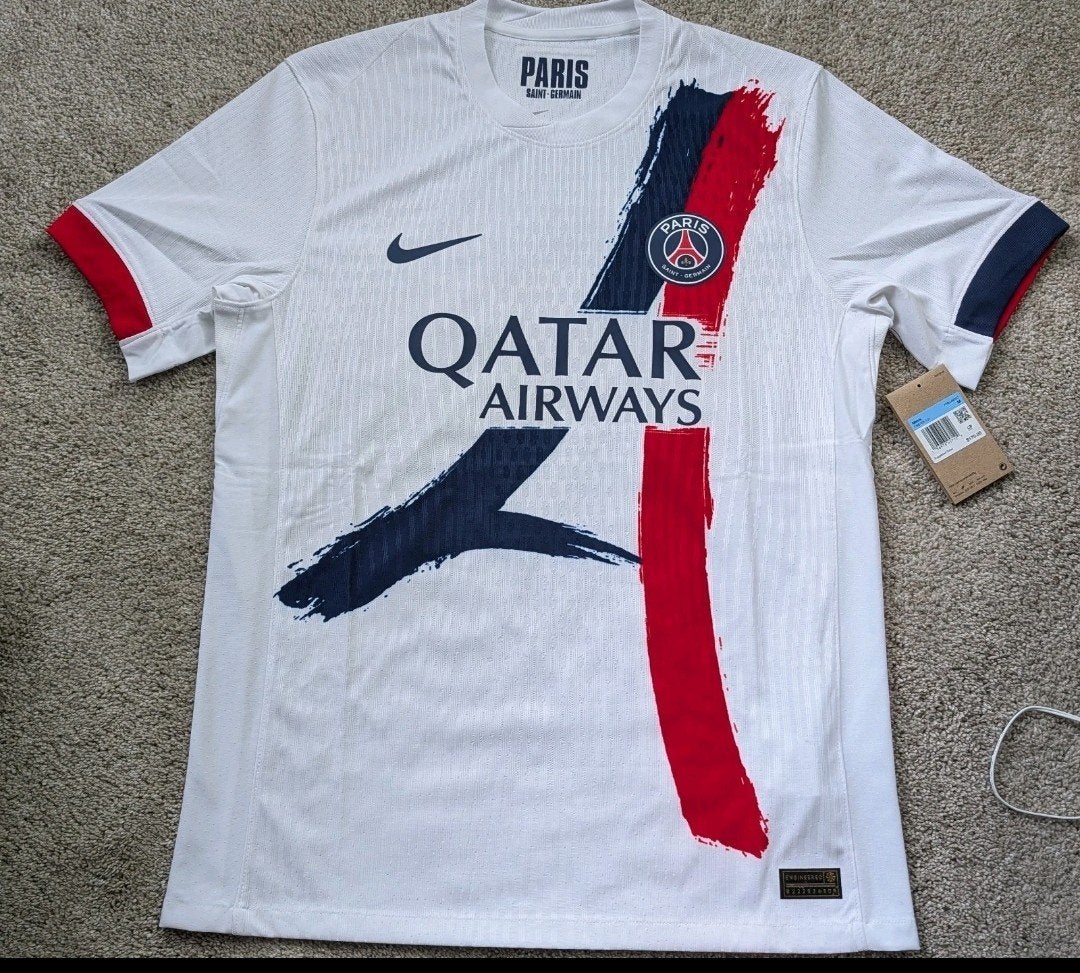 Paris Saint Germain Champions League Nieuw 2026, Envoi