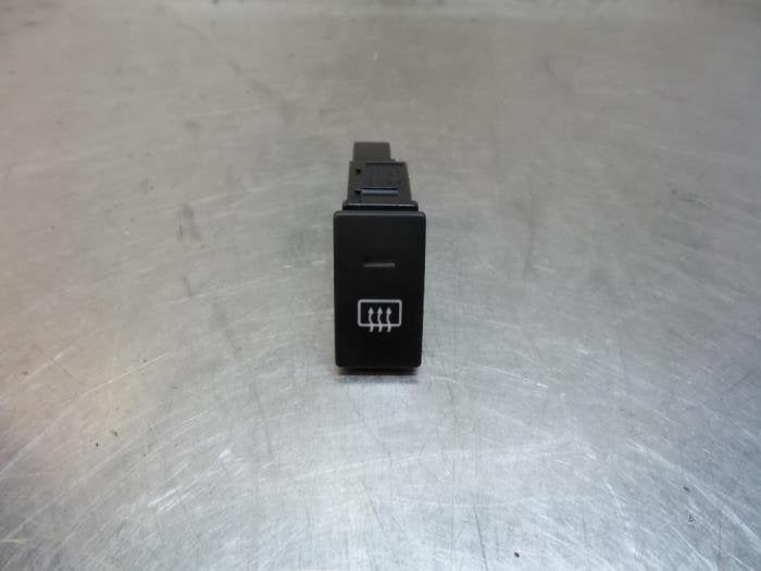 Verwarmingsschakelaar Achterruit van een Hyundai Matrix (Mat, Gebruikt, -, -, Ophalen of Verzenden