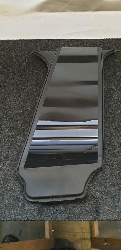 Cache de montant B gauche EQE Mercedes V295 2956900800 moulu, Mercedes-Benz AG, Mercedes-Benz, Utilisé, Mercedesstrasse 120
70372  Stuttgart, DE