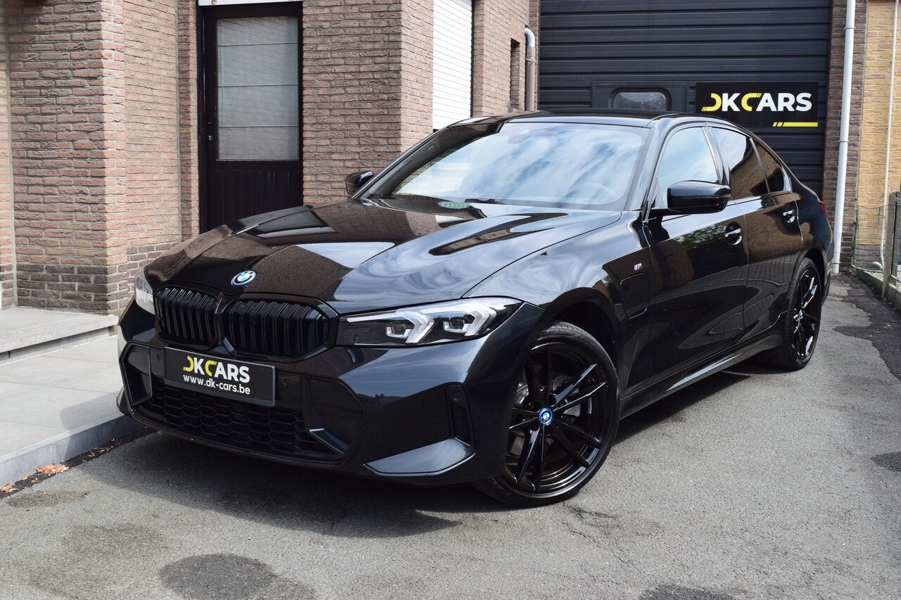 BMW, 320, eAS PHEV - M Pack / LED / LEDER  / ACC / 19"ALU, Auto's, 0 min, 0 kg, Zwart, 120 kW