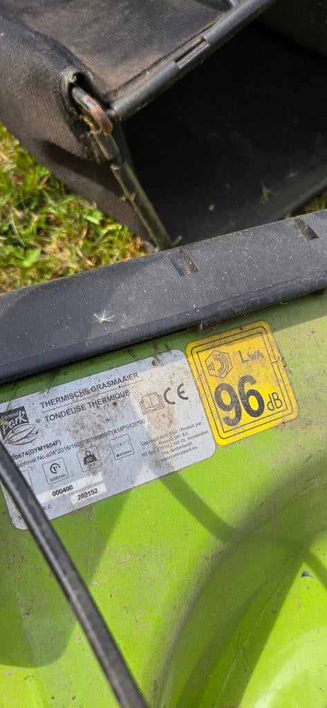 Grasmaaier met klein defect, Ophalen