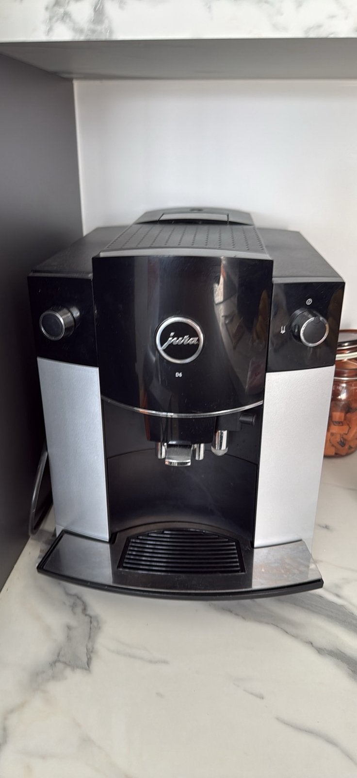 Jura D6, Electroménager, Cafetières, Réservoir d'eau amovible, Café en grains, Comme neuf, Enlèvement