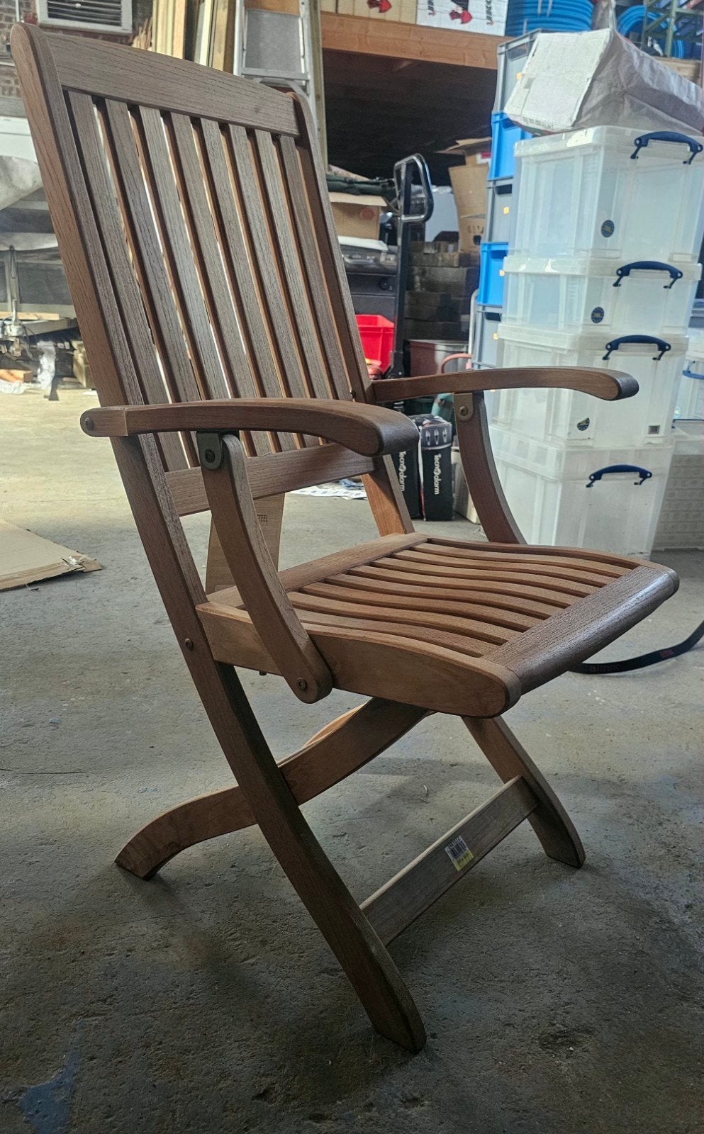 Chaise neuve  pliable en teck, Enlèvement
