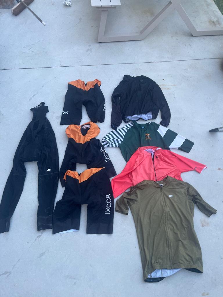 Wieler kleding, Ophalen