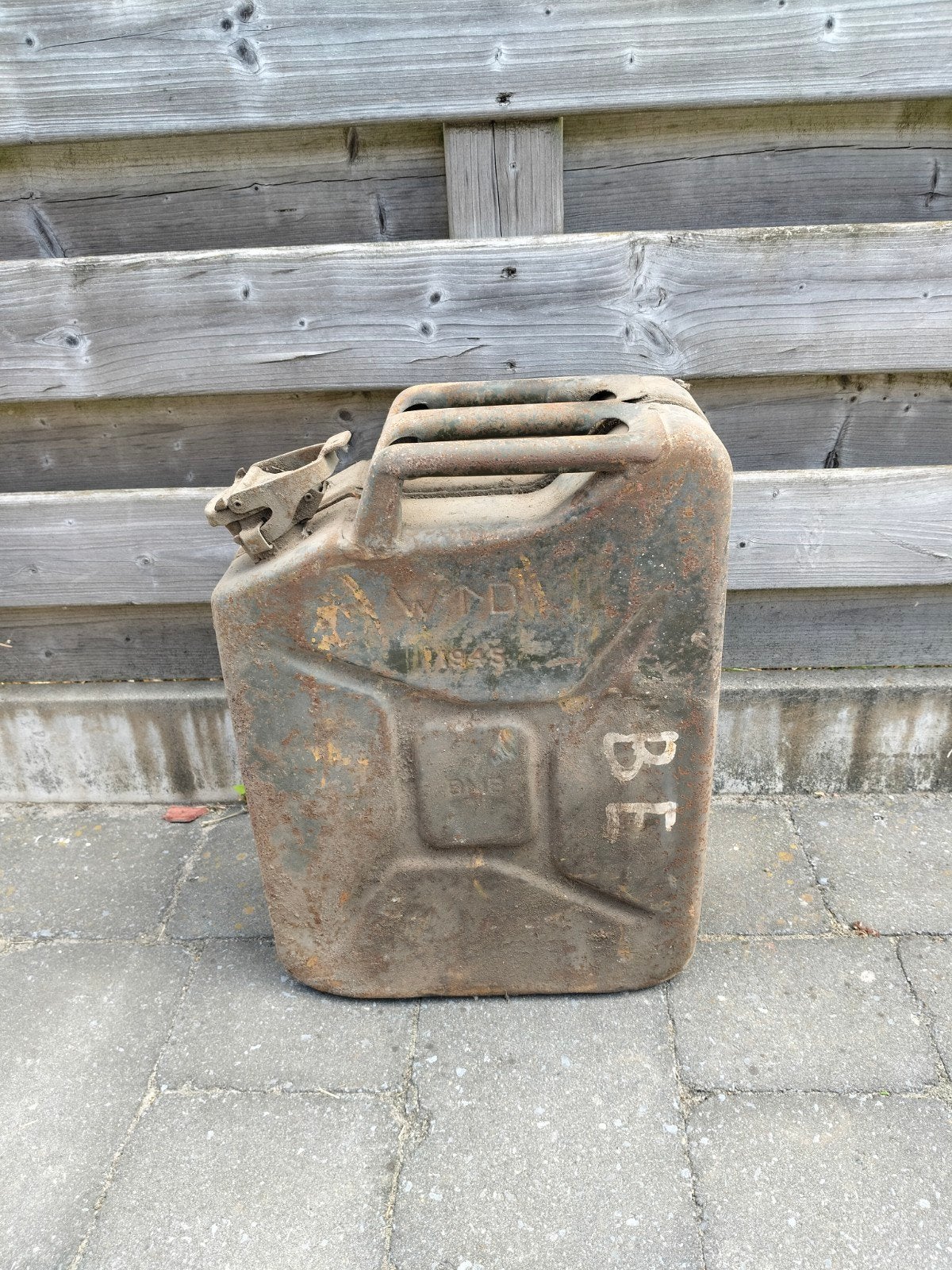 Jerrycan wo2 1945, Collections, Objets militaires | Seconde Guerre mondiale, Enlèvement