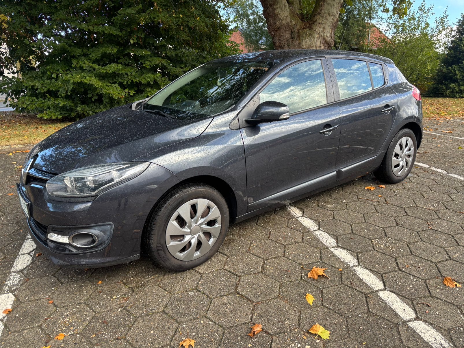 Zeer mooie Renault Megane 5D benzine in top staat., Auto's, Voorwielaandrijving, Stof, Zwart, 4 cilinders