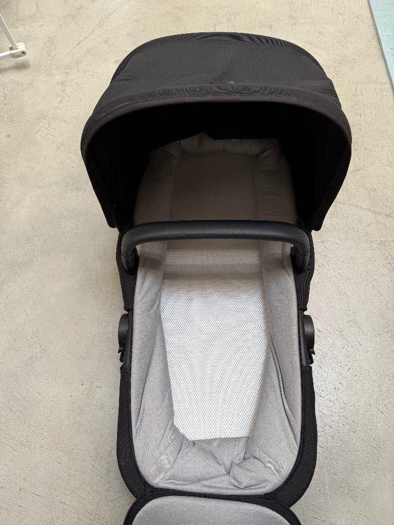 Joolz Aer+ wieg (en extra hoes + matras & 2 hoeslakens), Kinderen en Baby's, Kinderwagens en Combinaties, Zo goed als nieuw, Kinderwagen