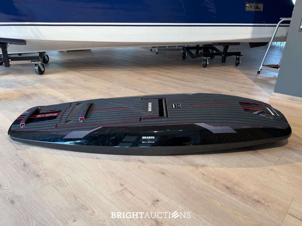 BRABUS x AWAKE first edition: shadow jetboard "ONE of 77" e-, Sports nautiques & Bateaux, Enlèvement ou Envoi, Niet ingevuld, Autres types
