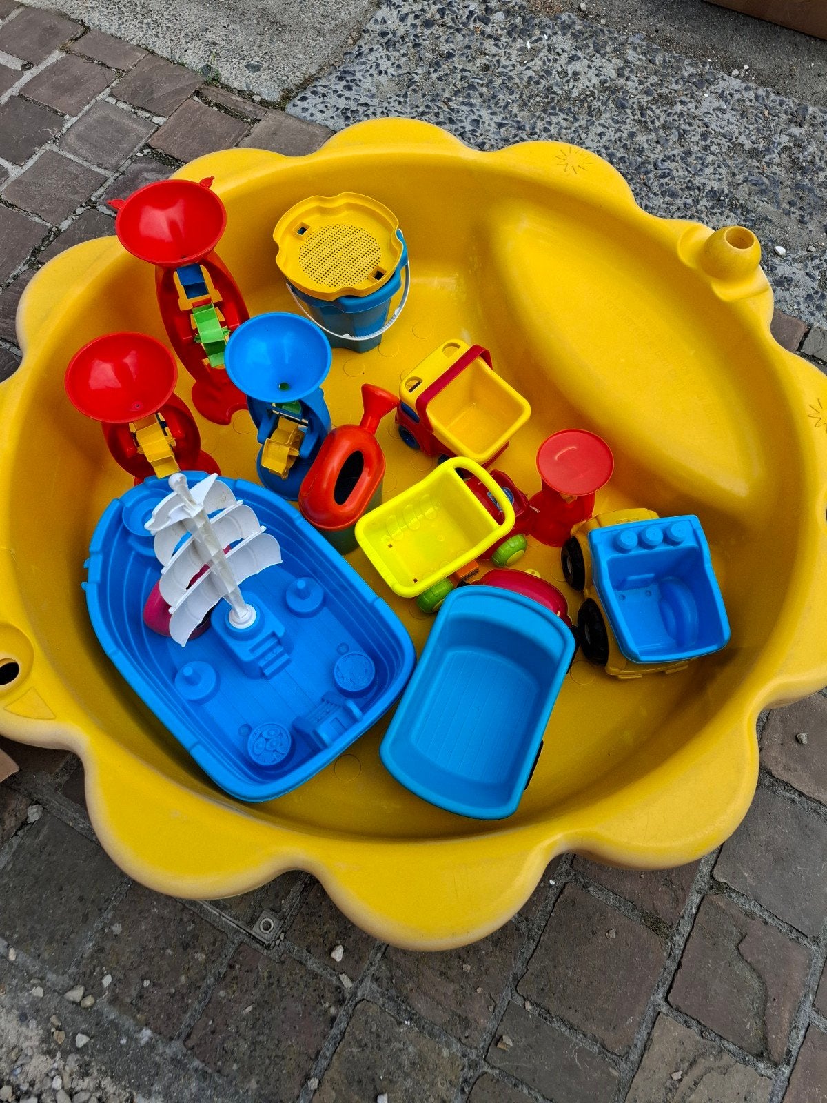 Zand/waterschelp met toebehoren, alles samen te koop., Kinderen en Baby's, Speelgoed | Buiten | Zandbakken, Ophalen