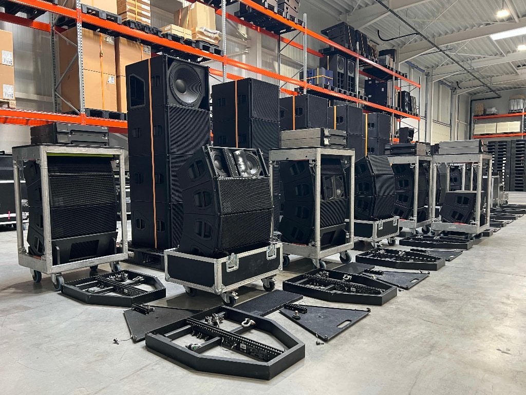 27x d&b audiotechnik: 12x Y8/Y12 12x Y-SUB 3x D80 rigging, Ophalen of Verzenden, Gebruikt, 150 watt of meer